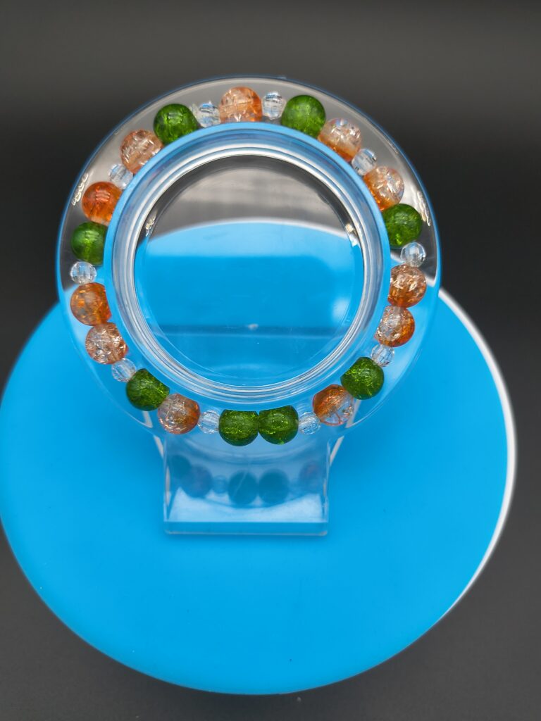 61-a-glimmering-bracelet-made-with-crackle-glass