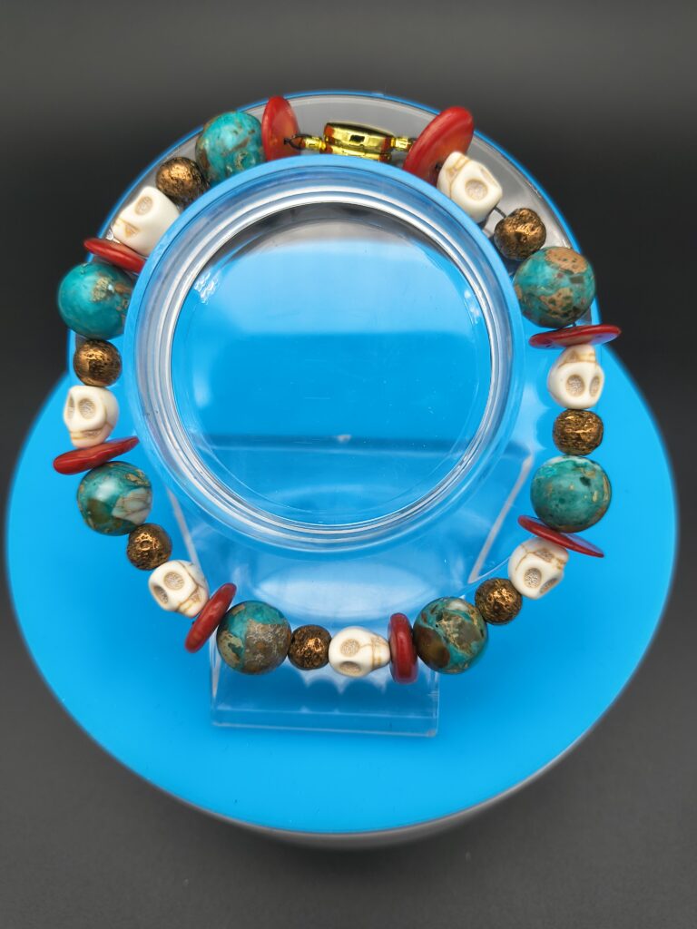 20-skulls-give-this-bracelet-its-uniqueness